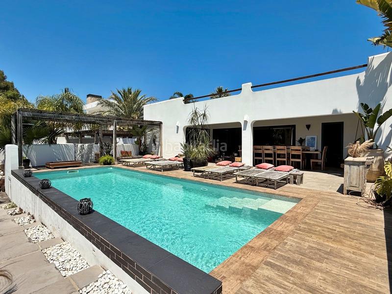 Foto ed9b0f64-1a0d-4c17-86a9-929221d14608. Chalet avec parking piscine dans Cala Advocat-Baladrar Benissa