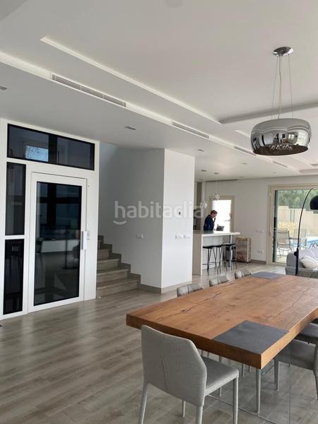 Foto fd4b4b47-1dd0-41b2-a8bc-67b3097daa6a. Chalet mit heizung parking pool in Campello Pueblo Campello (el)