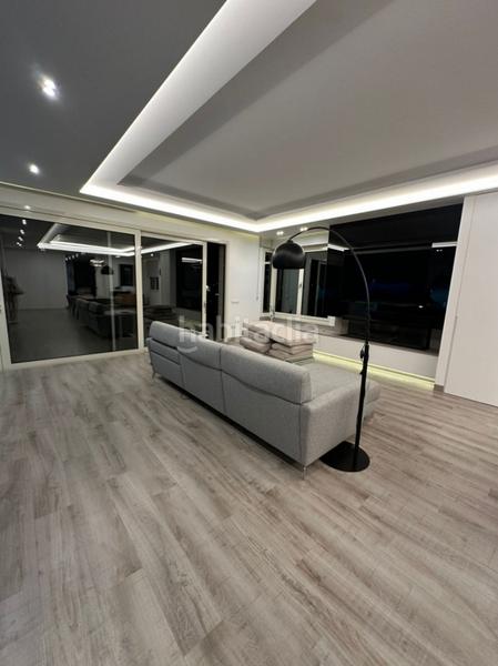 Foto 195e495f-254d-4281-b31c-d538fa73a3c9. Chalet avec chauffage parking piscine dans Campello Pueblo Campello (el)