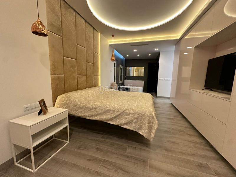 Foto 7c918e68-8f2a-4e35-aaa4-ff91938fa359. Xalet amb calefacció aparcament piscina a Campello Pueblo Campello (el)