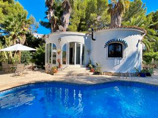 Xalet a Cala Advocat-Baladrar