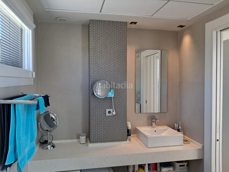 Foto 14413b6c-33e4-4c27-bdf6-18b31017d9f6. Xalet amb calefacció aparcament piscina a Finestrat pueblo Finestrat