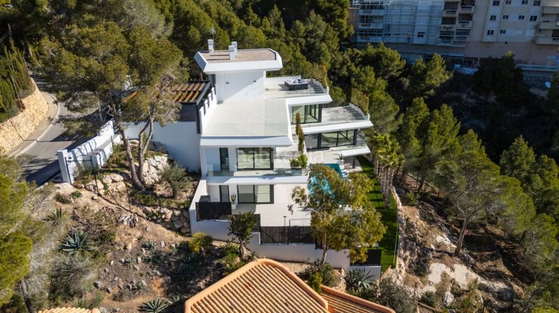 Foto 9f485b59-83a6-4aa2-b63f-8c511f066db3. Chalet en Mascarat Altea