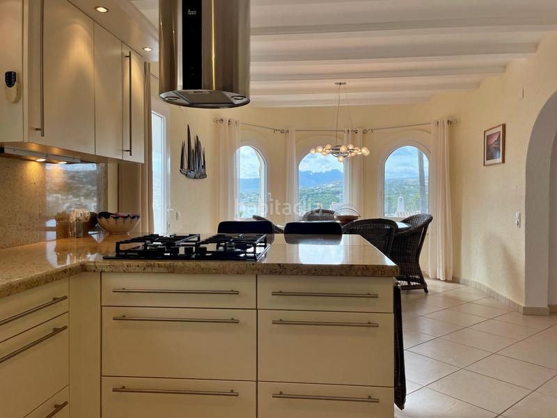 Foto 9a8fb76c-de66-4006-82df-55fa39959ca4. Chalet mit heizung parking pool in El Portet-Pla del Mar Moraira