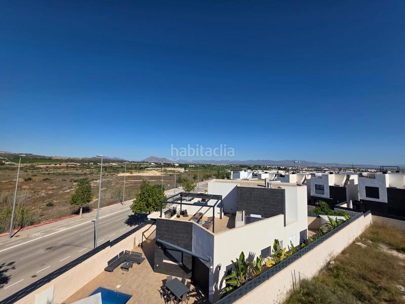 Foto c53b560d-6aee-43ed-9f1f-cd5fef0c39be. Chalet en Benijófar