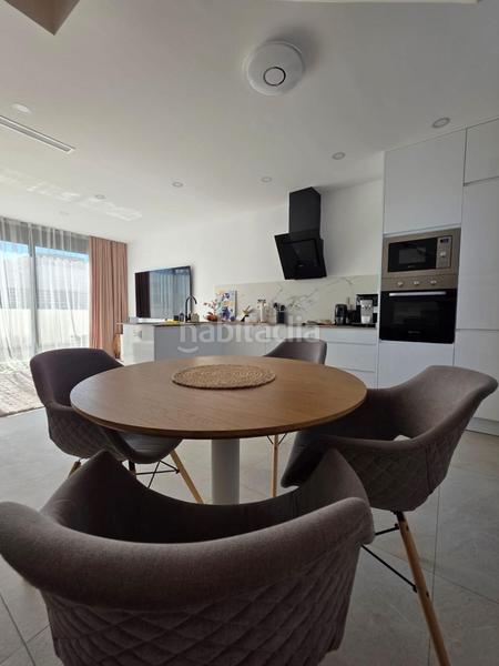 Foto d7f4a32f-bfa6-4194-80fe-3ab0b3f4804a. Chalet en Benijófar