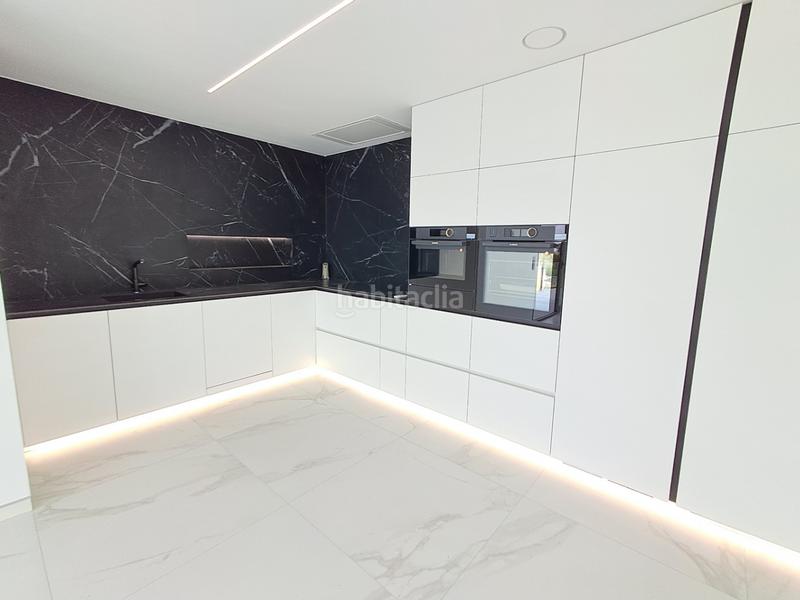 Foto 692011f8-31d8-43f1-9ce5-6192d3736ad1. Chalet mit heizung parking pool in Altea hills Altea