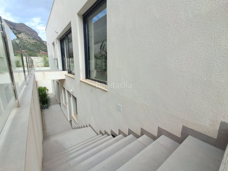Foto 4f4a8272-97ca-4b50-a2d4-705d9f7a990a. Xalet amb calefacció aparcament piscina a La Nucia Pueblo Nucia (la)