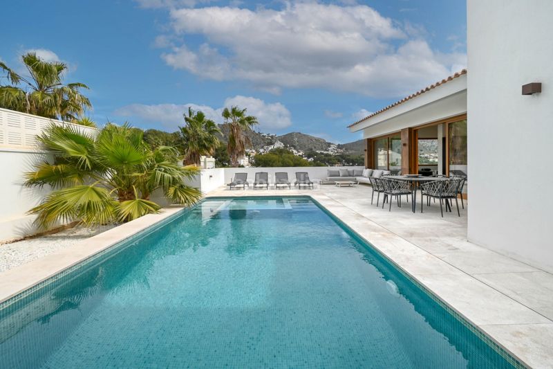 Foto c5f37b02-7360-489c-b289-0e09b8bc368b. Chalet mit parking pool in El Portet-Pla del Mar Moraira