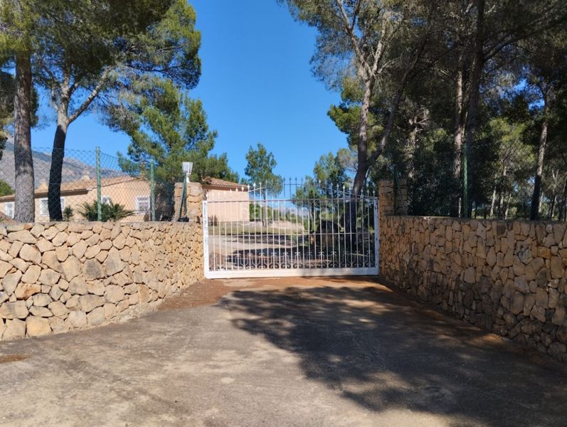 Foto 7da499a8-587f-48b4-9bc9-19488231282f. Chalet mit heizung parking pool in Altea la vella Altea
