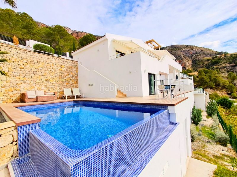 Foto 59c9f8fe-f119-45bd-8a7d-7dd1ab1c5f50. Chalet en Mascarat Altea