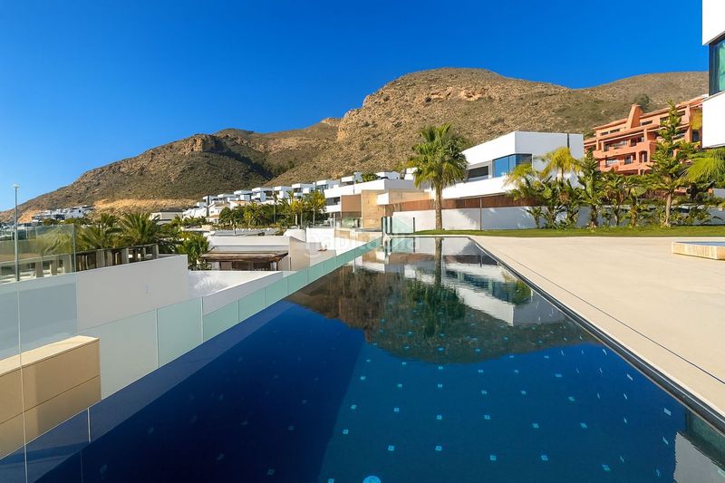 Foto 87f2848d-1110-47a5-b2c4-553681c91328. Xalet amb calefacció aparcament piscina a Golf Bahía Finestrat