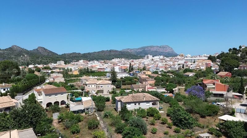 Foto 48bd6835-561c-4a54-9118-9228d18e2683. Chalet en Centro Pedreguer
