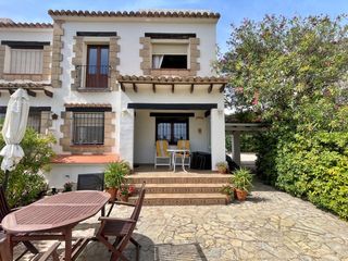 Rent Chalet in Casco Urbano