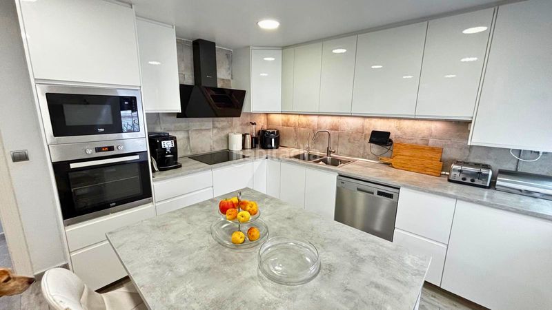 Foto 227be90f-d754-4ff4-970a-b2739a8a6d97. Apartament amb calefacció aparcament a Altea ciudad Altea