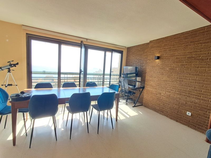 Foto 002582c5-a861-4efb-a951-858027bc3648. Apartament amb aparcament piscina a Playa Poniente Benidorm