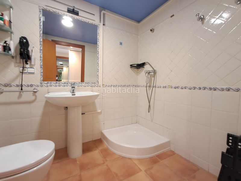 Foto 45e24b69-1c81-4f1e-948b-8705a1ced968. Apartament amb aparcament piscina a Playa Poniente Benidorm