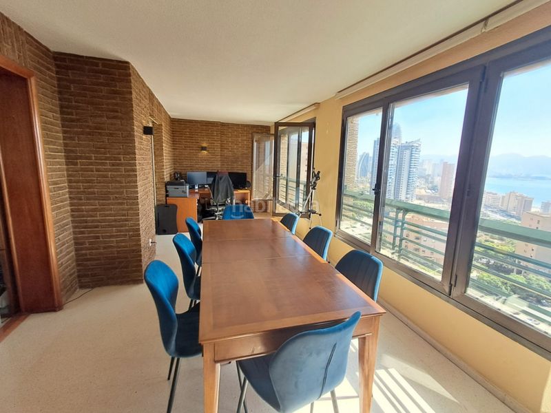 Foto a0486ef0-1670-4d7a-bd95-c2e137bb006d. Apartament amb aparcament piscina a Playa Poniente Benidorm