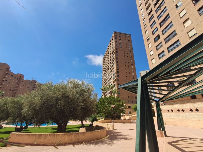 Foto e2ff1717-e8ad-46e6-9cfd-4df948fbdc00. Apartament amb aparcament piscina a Playa Poniente Benidorm