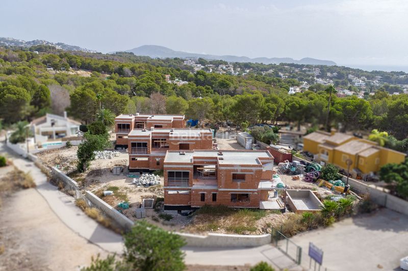 Foto 58befb1c-3d91-468d-a2af-988a72cb6434. Xalet amb piscina a La Fustera Benissa