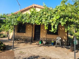 Mas à Arenas de San Pedro. Encantadora finca rústica con vivienda, piscina y frutales en ar