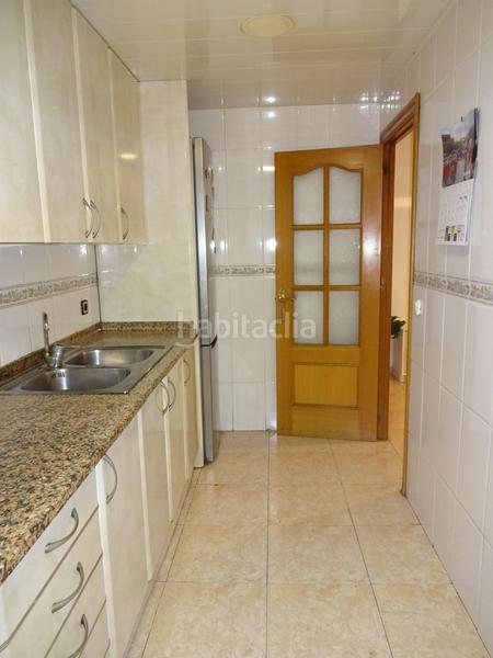 Foto 5b87f9c4-3e65-40c7-a579-e57fc8f1cb23. Flat with heating in Rocafonda Mataró