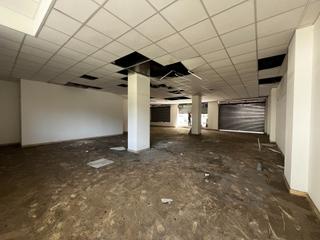 Local commercial à Via Europa - Parc Central. Haga una oferta !!!!!