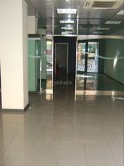 Local Comercial en Vista Alegre. Local de unos 325 m2 a pie de calle !!!