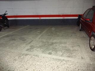 Aparcament cotxe a El Palau - Escorxador. Parking en el palau