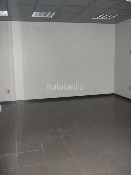 Foto a2af250b-1386-47be-b6da-8ecb6a0db6a3. Local comercial a avinguda jaume recoder 35 a Centre Mataró