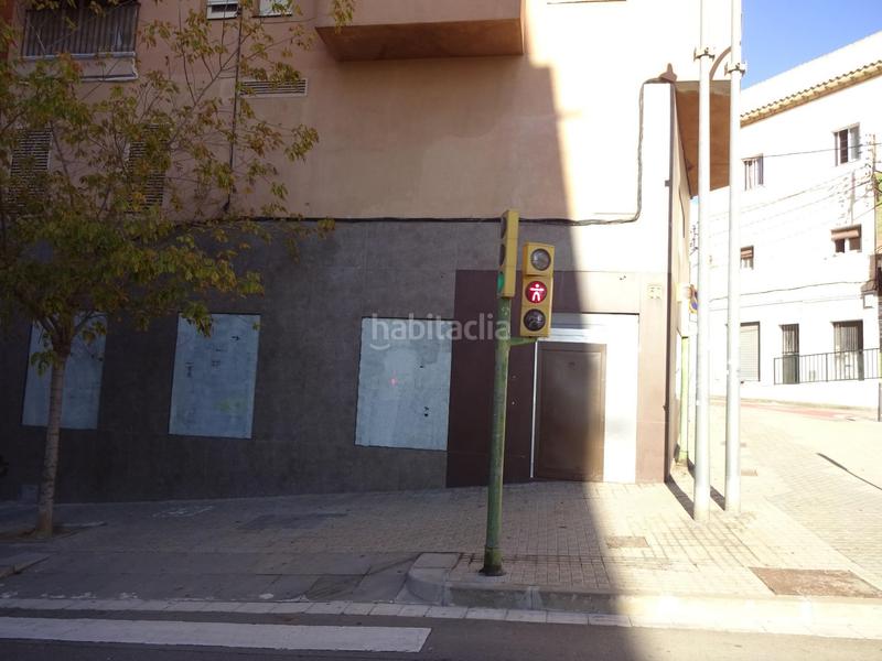 Foto 9222445d-9ebe-4f76-b1c4-696aa86cd0f8. Alquiler local comercial local esquinero !!!! en Cirera Mataró