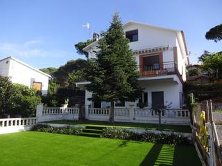 Casa a Can Massuet del Far. Casa a los 4 vientos, para vivir dos familias !!!!