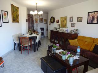 Pis a El Palau - Escorxador. Piso con terraza y parking incluido.