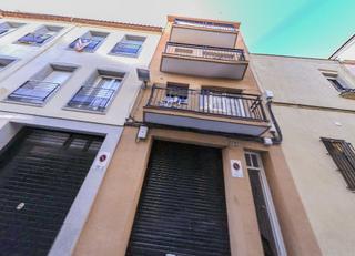 Edifici  Mitja galta. Bloque ocupado en el centro de mataró !!!