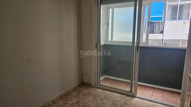 Foto 0f1e3a6c-d7a9-4cc2-8e3a-7985fc13a5d1. Piso opción de financiación al 100 en Rocafonda Mataró