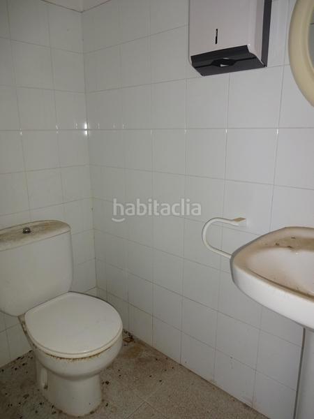 Foto eb774e01-9d94-462d-8ccf-16947baf389c. Local commercial dans Rocafonda Mataró