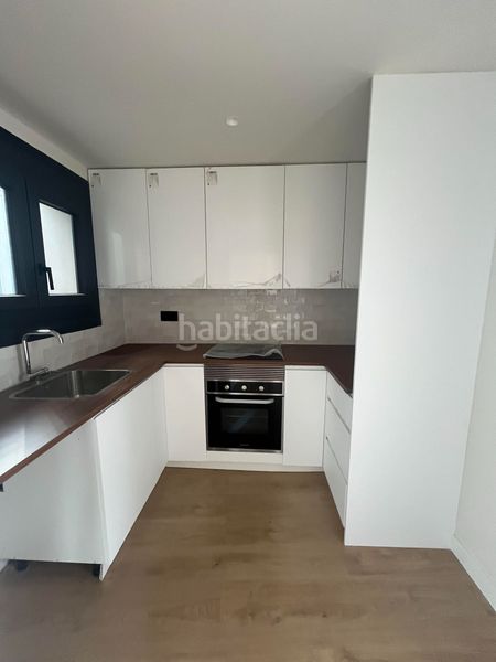 Foto ae3aad5e-ec8b-4d53-82c3-1228ed3e7cc4. Dachwohnung mit heizung in Centre Mataró