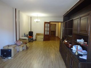 Piso en Via Europa - Parc Central. Piso de 4 habitaciones y 2 ba�os en v.europa !!!!