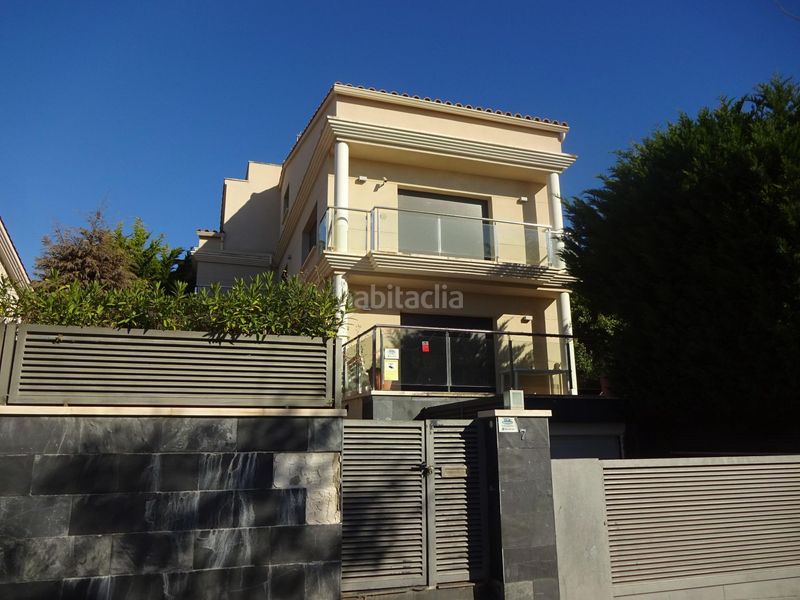 Foto ca244686-edf9-4ba3-955f-046166131b85. Casa amb piscina a Vilassar de Dalt