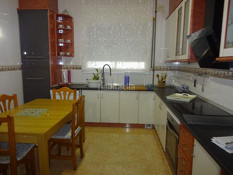 Foto b24863bf-d007-42da-98ca-084d7e31e102. Casa amb calefacció a Vista Alegre Mataró