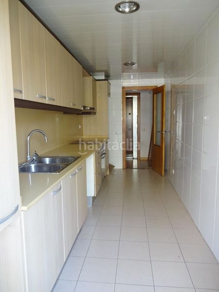 Foto 25fbbdd2-5df7-49d9-baba-7b96e3eb43a6. Piso  con parking !!! en Via Europa - Parc Central Mataró