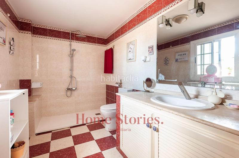 Foto 25d7e013-a704-485a-9c8e-3e7a7e63be6c. Chalet mit heizung parking pool in La Cañada Paterna