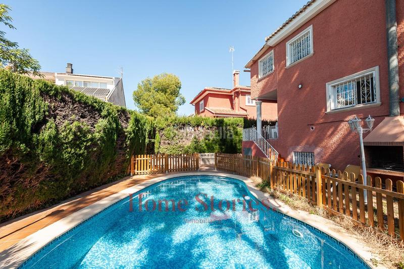 Foto 21f89dd0-ec33-4166-9889-69638bf7de3f. Chalet con riscaldamento parcheggio piscina in La Cañada Paterna