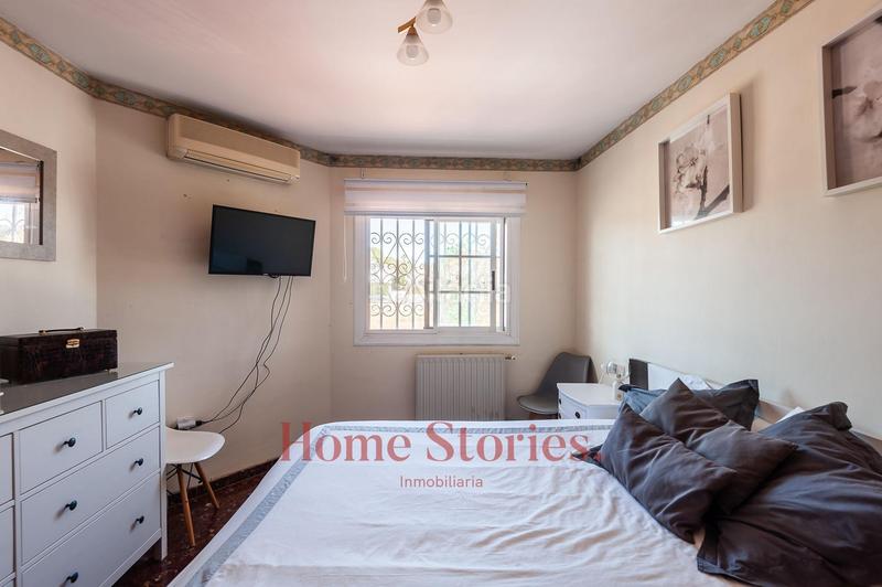 Foto e68fe1fd-3c42-42b9-8edd-c9647981fca6. Xalet amb calefacció aparcament piscina a La Cañada Paterna