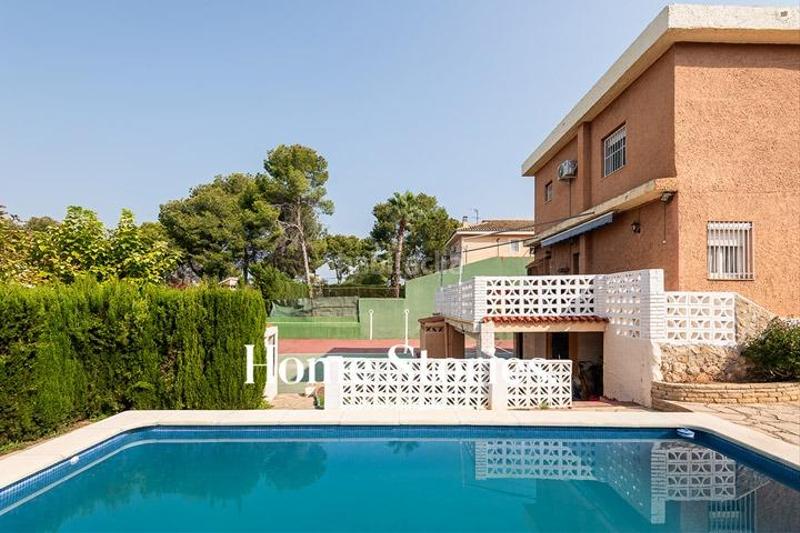 Foto 5ce7dccd-4ad1-48f2-b5e9-7757511509b7. Chalet con riscaldamento parcheggio piscina in La Cañada Paterna