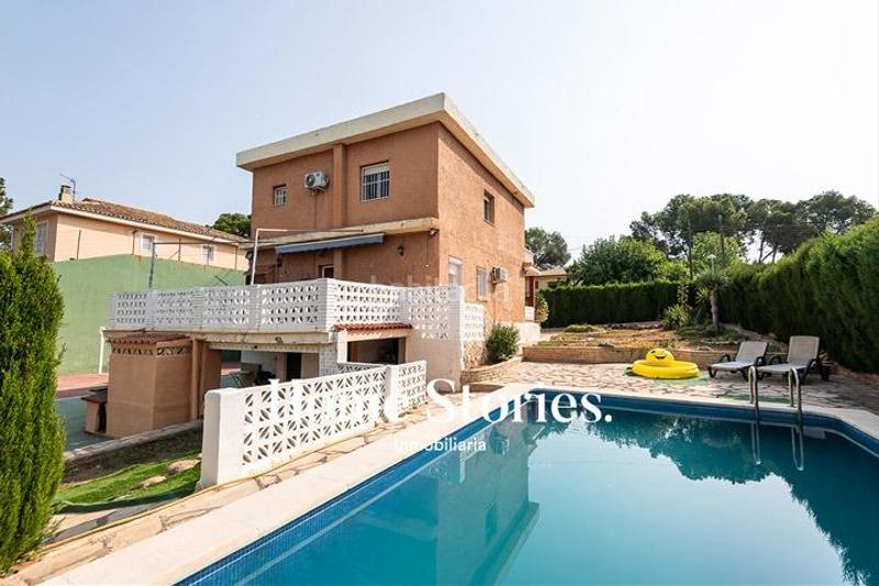 Foto b52fc280-260c-43e8-8226-268e0beeb580. Chalet con riscaldamento parcheggio piscina in La Cañada Paterna