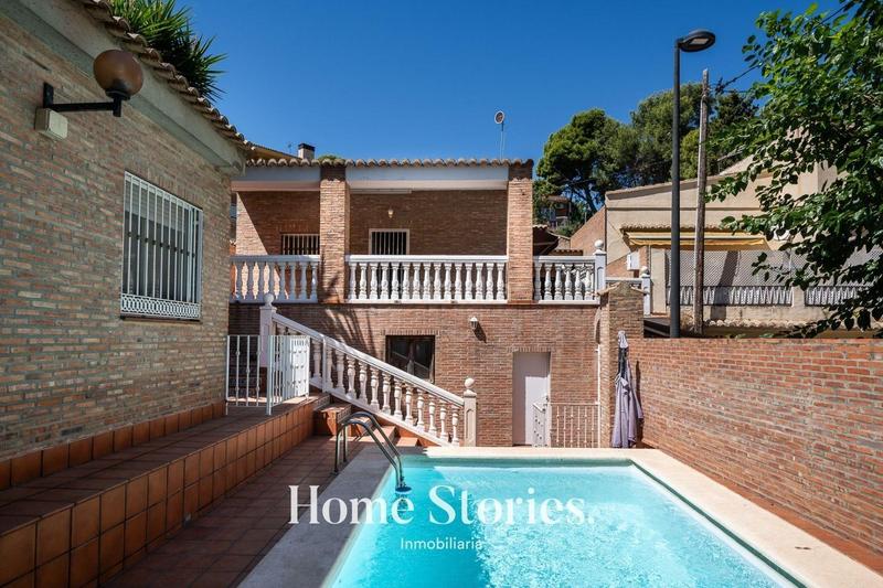 Foto e2a932cb-f92b-486e-a66f-37a03fd761ec. Casa en Zona Avenida Alta - Auditorio Torrent