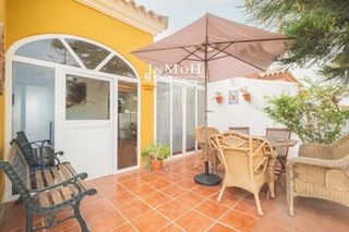 Chalet en Los Gallos. Chalet zona los gallos urbano hipotecable con 3 dormitorios, 2 b