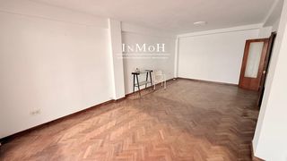 Appartement  San nicolas. Piso zona ayuntamiento 4 dormitorios y 2 baños