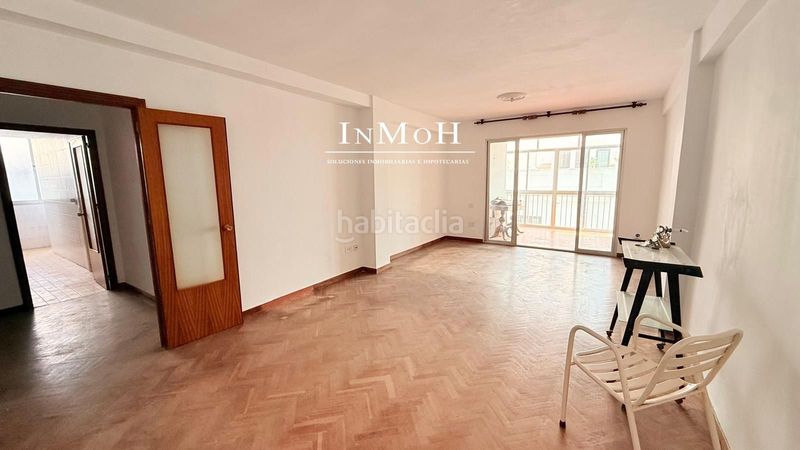 Foto b4e729b0-6062-47b4-a390-72014fd1cff8. Piso  zona ayuntamiento 4 dormitorios y 2 baños en San Fernando